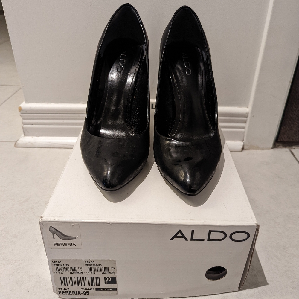 Aldo Pereria black patent pump